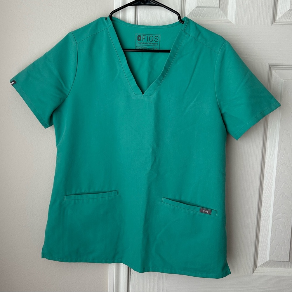 Figs Scrub Top
